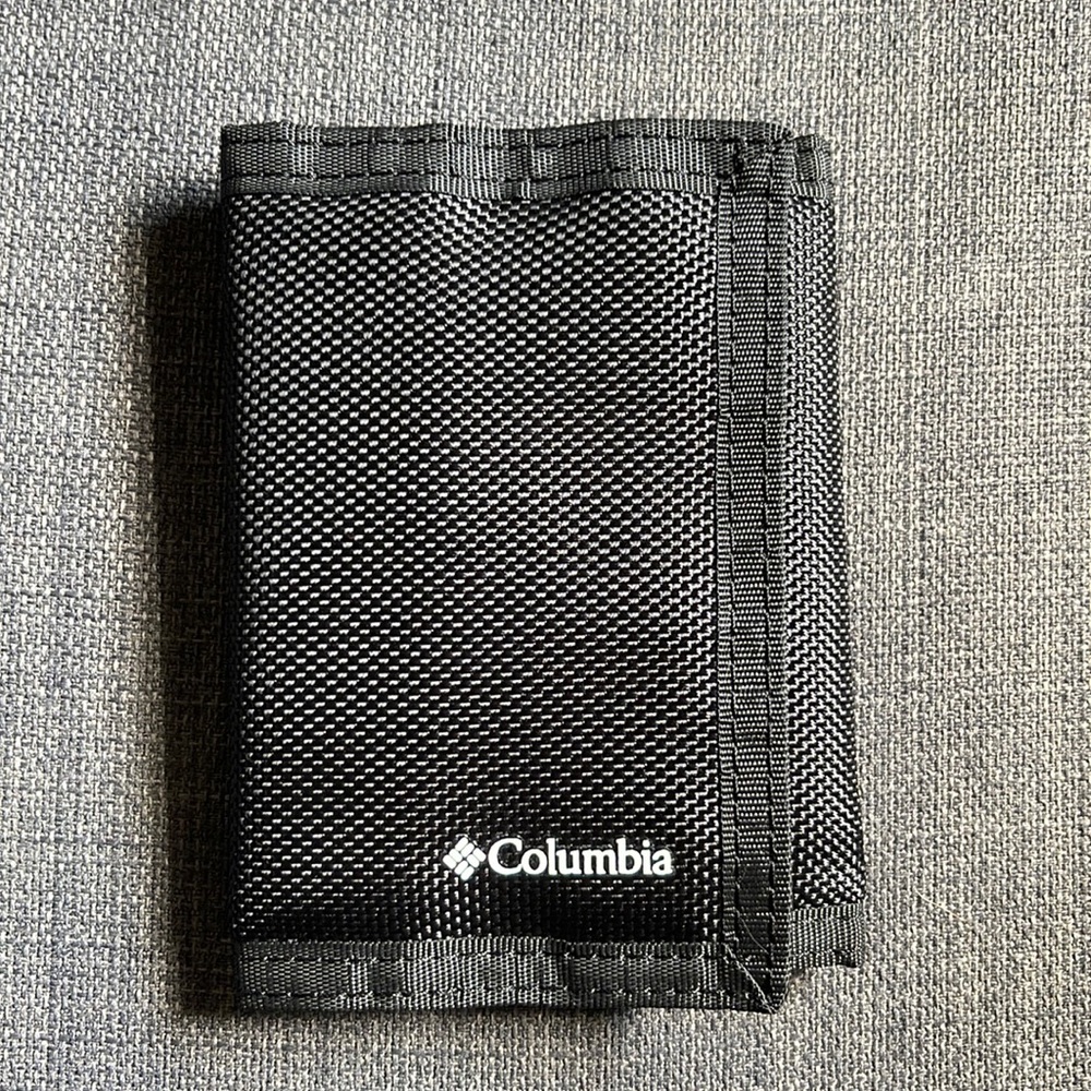 Columbia trifold Velcro wallet